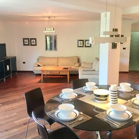 Луксозен Апартамент “Южен Парк” Apartament